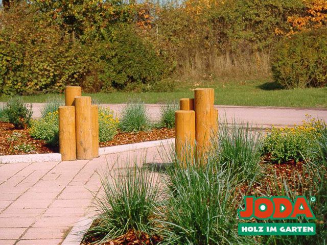 Holzpalisaden Einfassung Von Wegen Garten Und Landschaftsbau